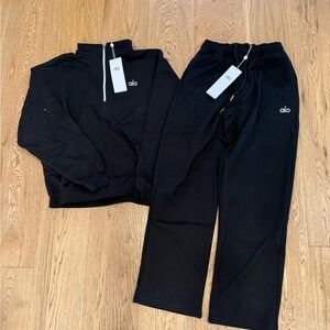 ALO Yoga Black Sweatpants and Quarter zip Set (Unworn)